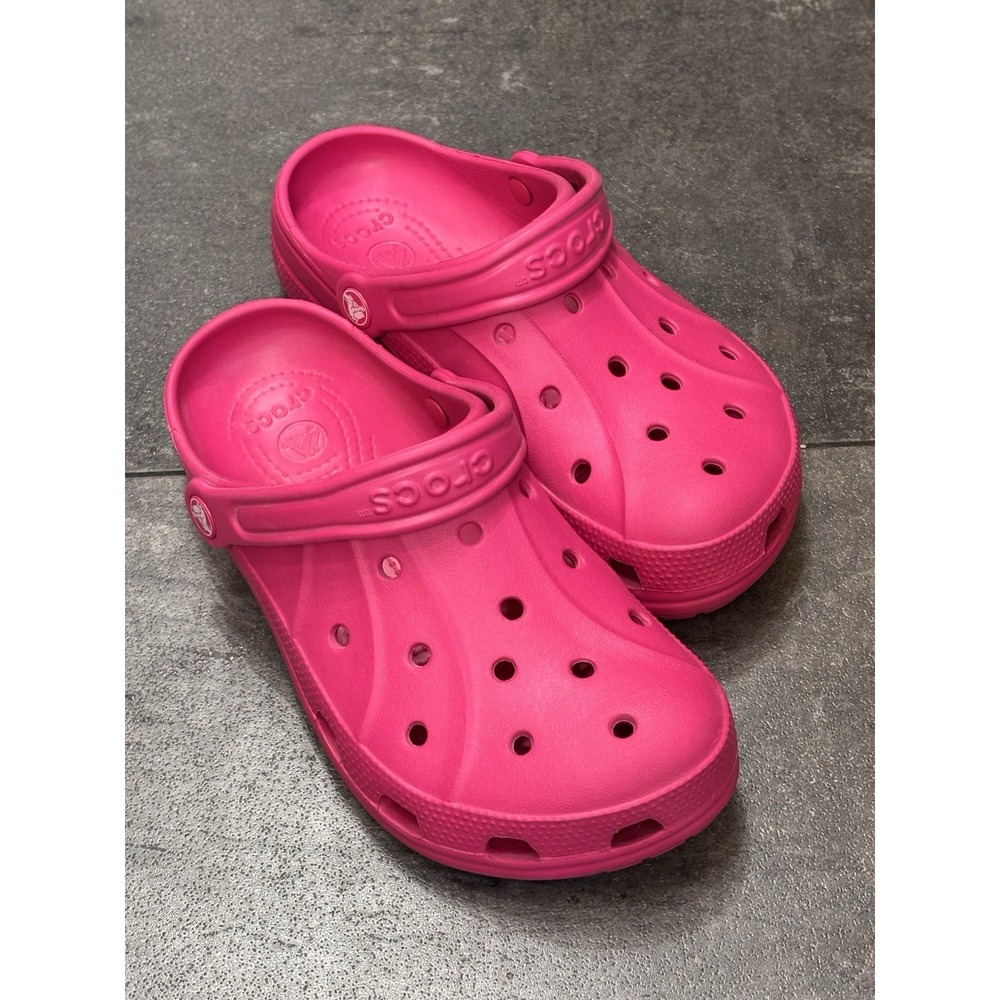 CROCS-Hot Electric Bright Pink Excellent Condition Men 6 Women 8 Classic Clog